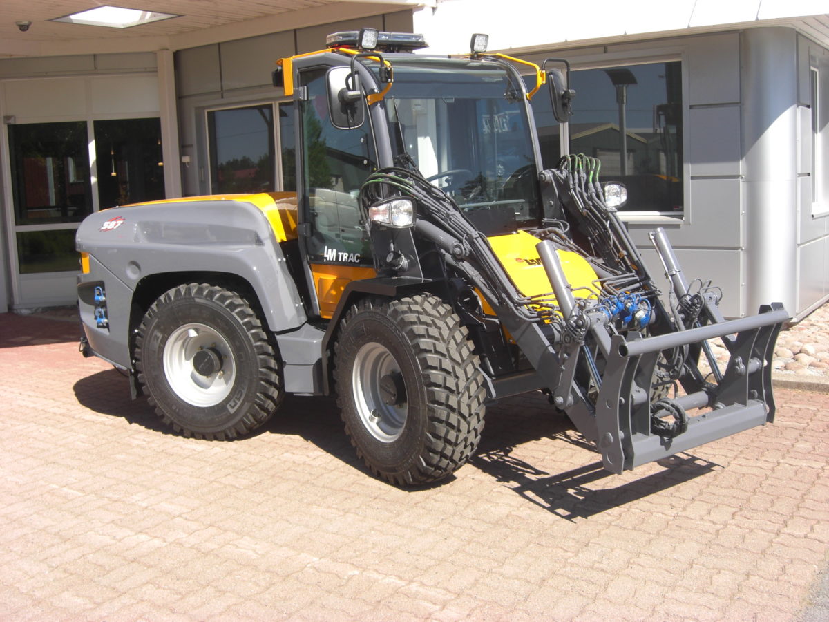 Kommunaaltraktor LM TRAC 587