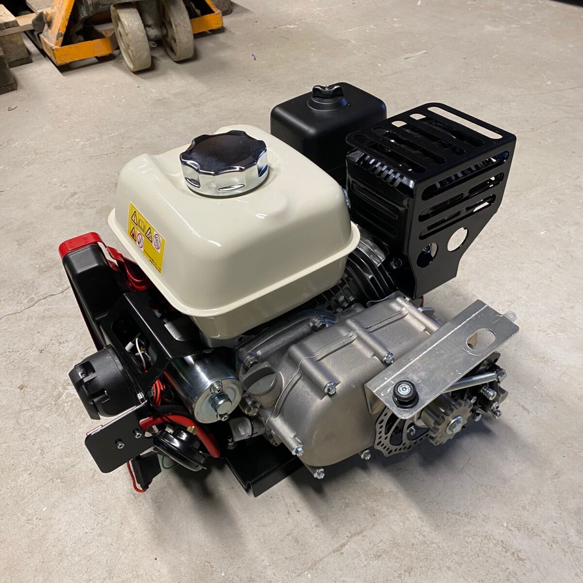 200923 Mootor elektri starteriga - Image 4